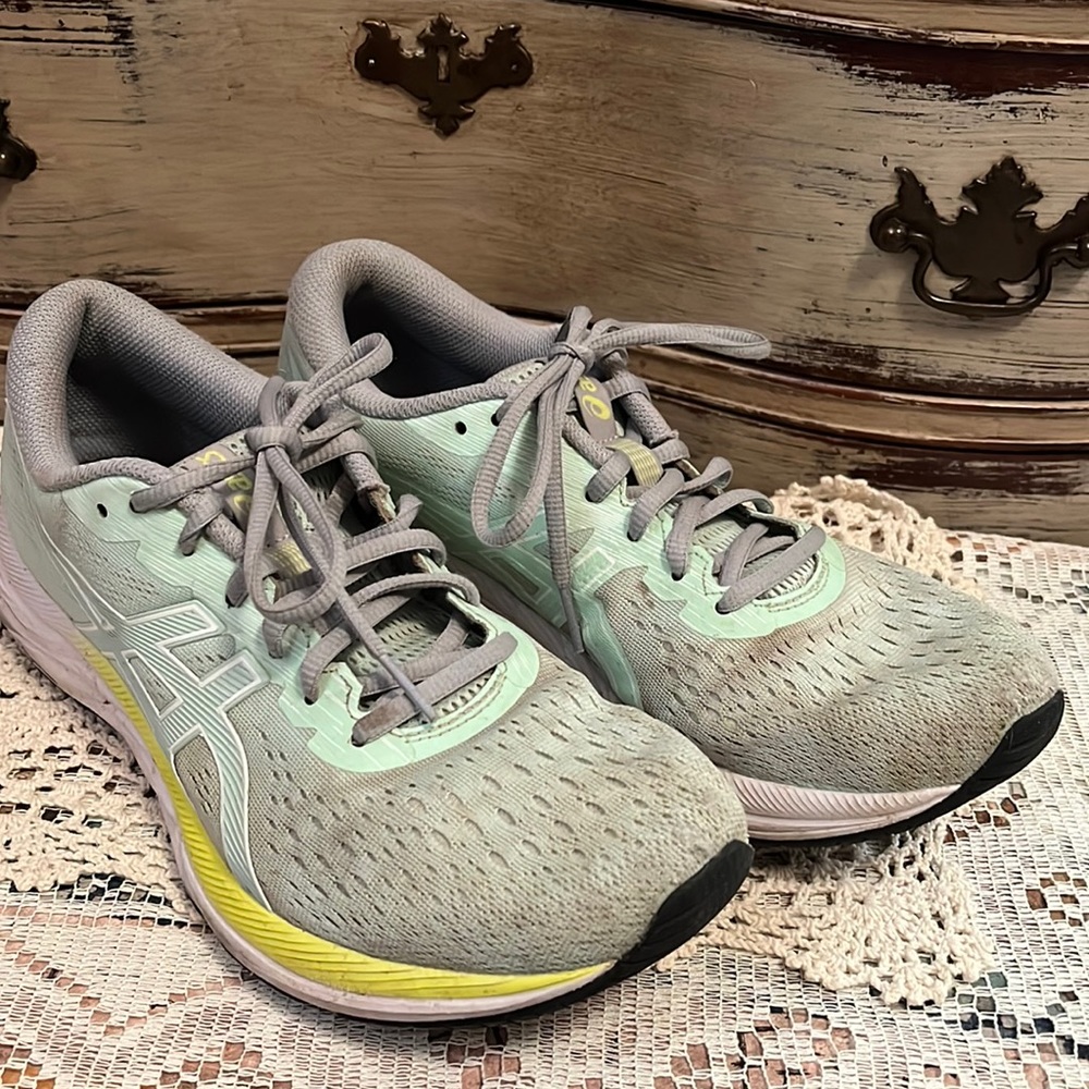 ASICS shoes 👟